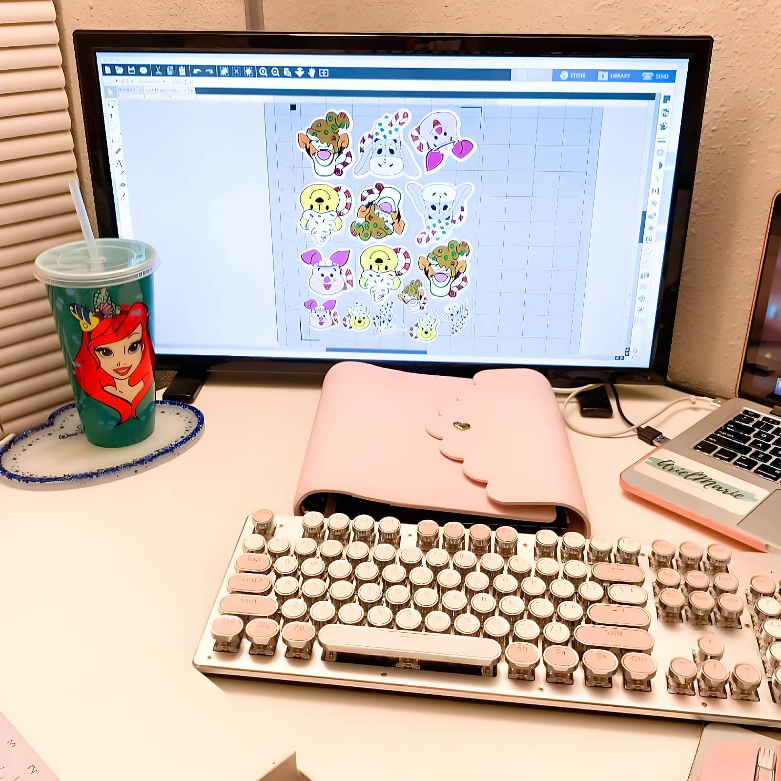 Retro Typewriter Wireless Keyboard and Mouse Set