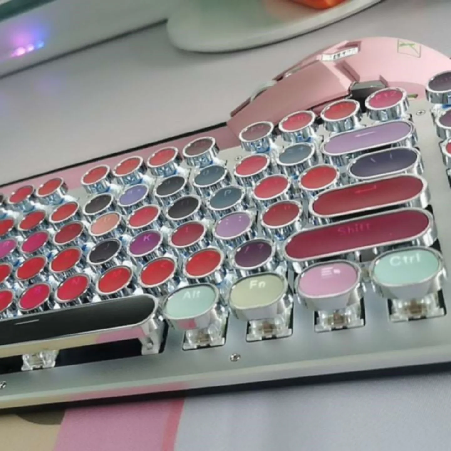 Retro Typewriter Wireless Keyboard and Mouse Set